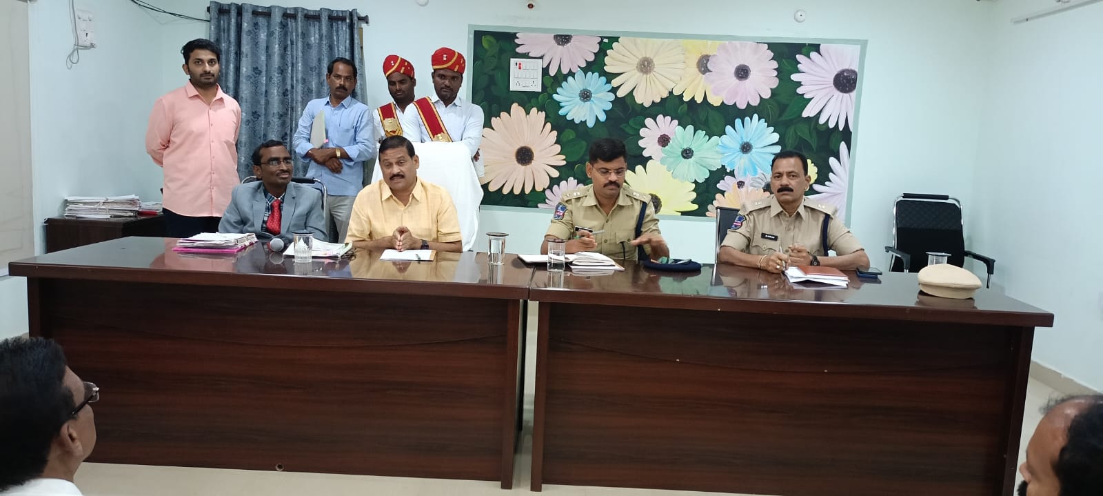 జిల్లాలో పెండింగ్ కేసులను తక్షణమే పరిష్కరిద్దాం.జిల్లా జడ్జి పసుపులేటి చంద్రశేఖర ప్రసాద్.