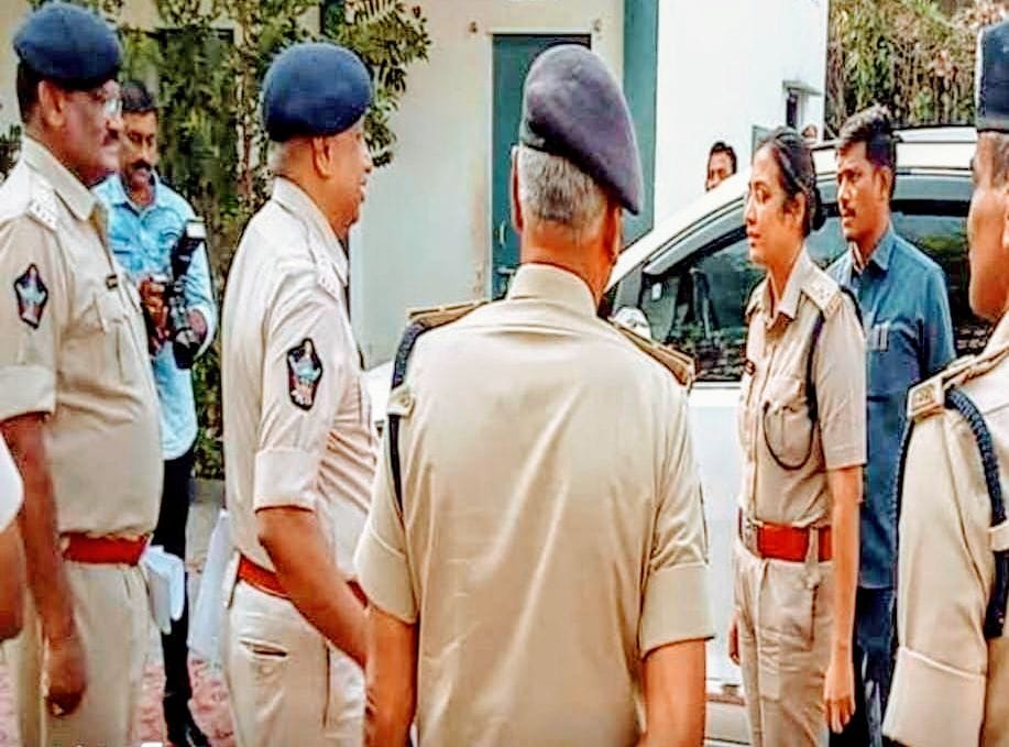 మాచర్ల లో పర్యటించిన ఎస్పి మల్లికా గార్గ్…