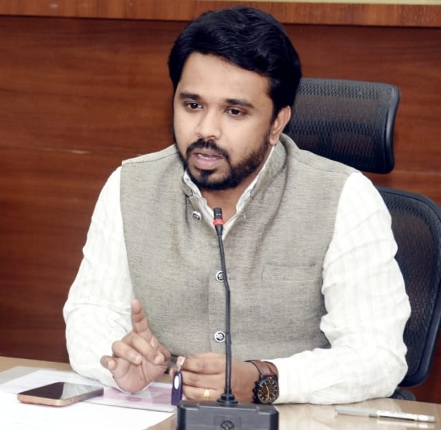 నిషిద్ధ ప్రాంతంలో జూన్ 5వ తేదీ వరకు డ్రోన్లతో చిత్రీకరణ నిషేధం….