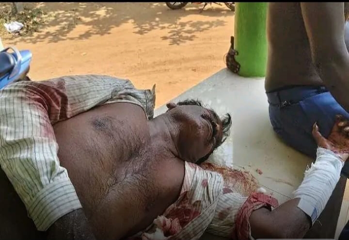 భూ వివాదం కత్తులతో పరస్పర దాడి చేసుకున్న రెండు వర్గాలు