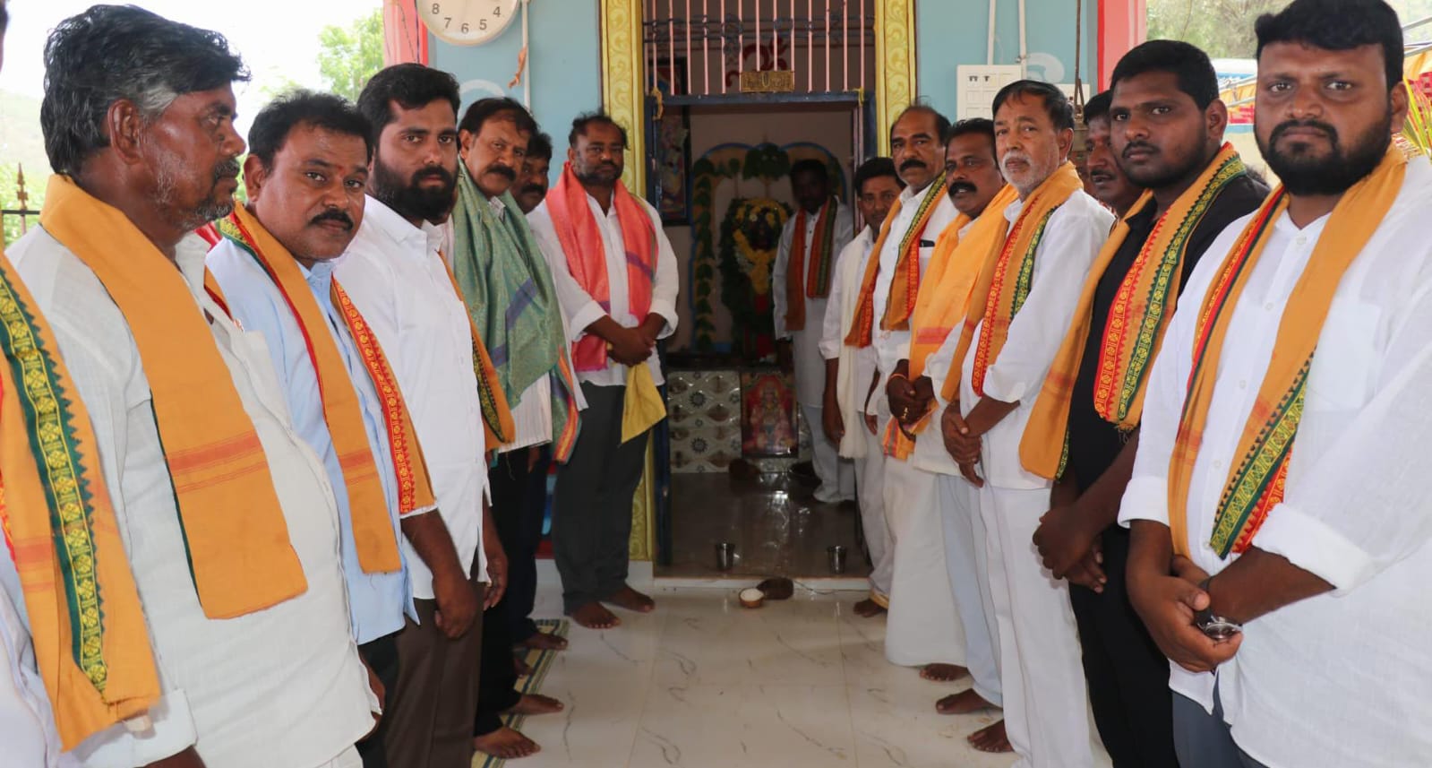 చమర్తికి ఘనస్వాగతం పలికిన కోన రాచపల్లి తెలుగు తమ్ముళ్లు.