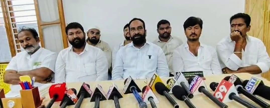 వెయ్యి వెన్నుపోటుల సమాహారం జగన్..!