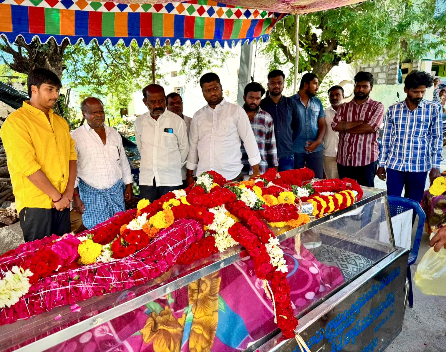 శ్రీనివాసులు మృతికి టిడిపి యువనేత మండిపల్లి నిశ్చల్ నాగిరెడ్డి సంతాపం