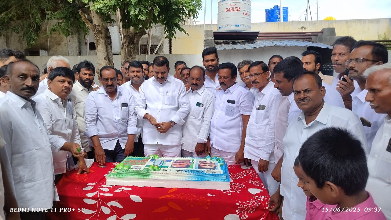 ఎంపీపీ సుదర్శన్ రెడ్డి ఆధ్వర్యంలో ఘనంగా శ్రీకాంత్ రెడ్డి పుట్టినరోజు వేడుకలు