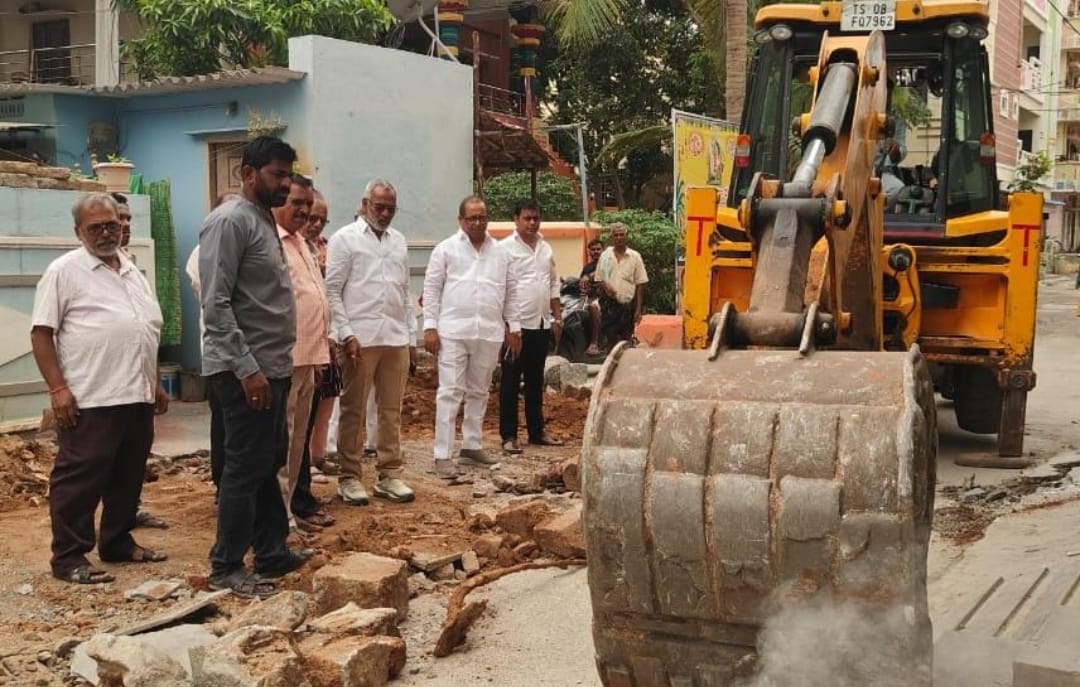 20 లక్షల అంచనా వ్యయంతో సి సి రోడ్ల నిర్మాణం పనులను ప్రారంభించనున్న కార్పొరేటర్ దొడ్ల వెంకటేష్ గౌడ్