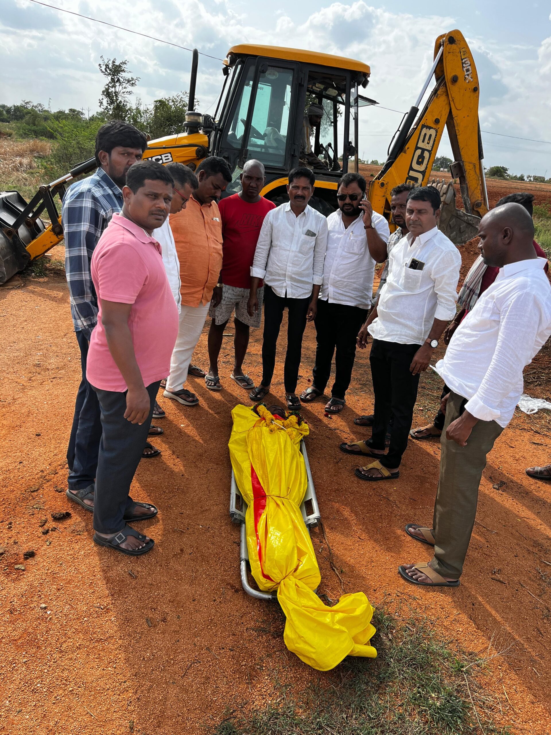 మానవతా దృక్పథం కలిగిన యువకులు