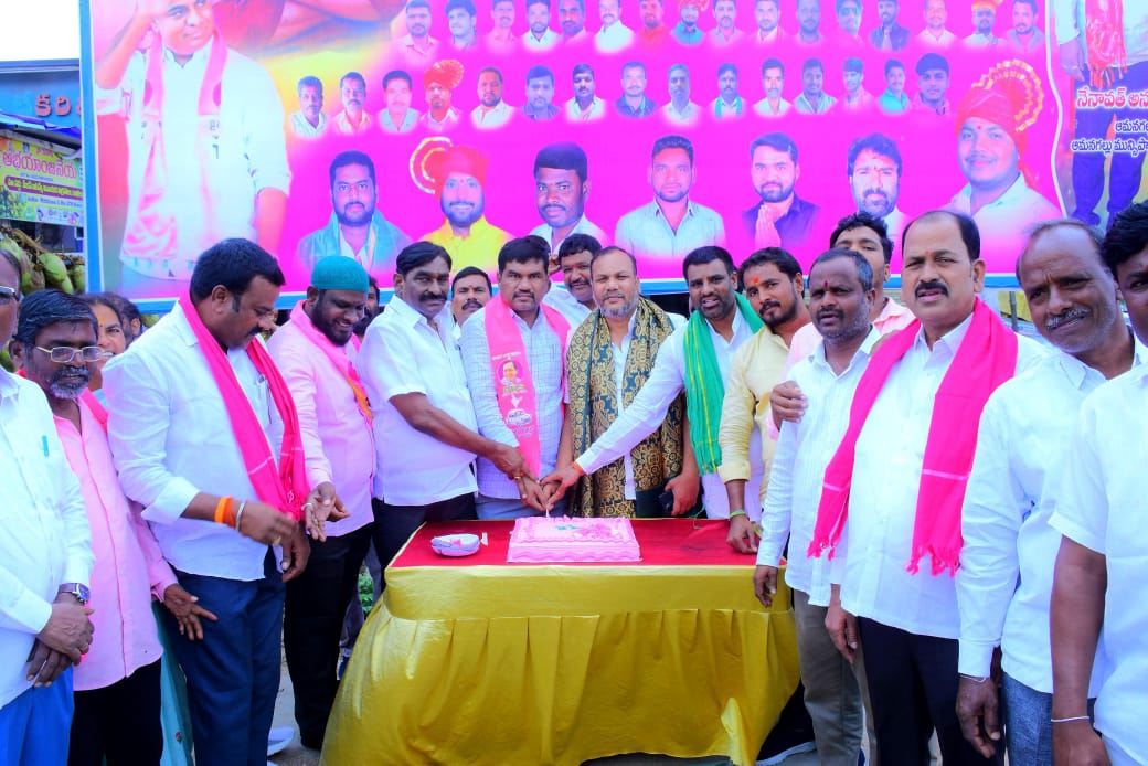 ఘనంగా కేటీఆర్ పుట్టినరోజు వేడుకలు